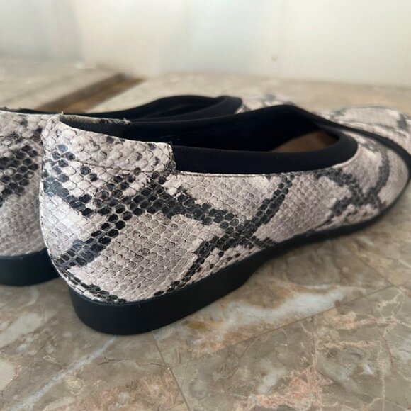 Unstructured by Clarks Washable vinyl  Slip On Snake Skin  Sz 7.5 - Picture 5 of 9